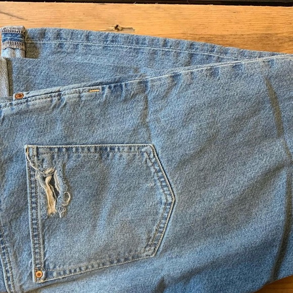 H&M ripped mom jeans - Picture 2 of 2